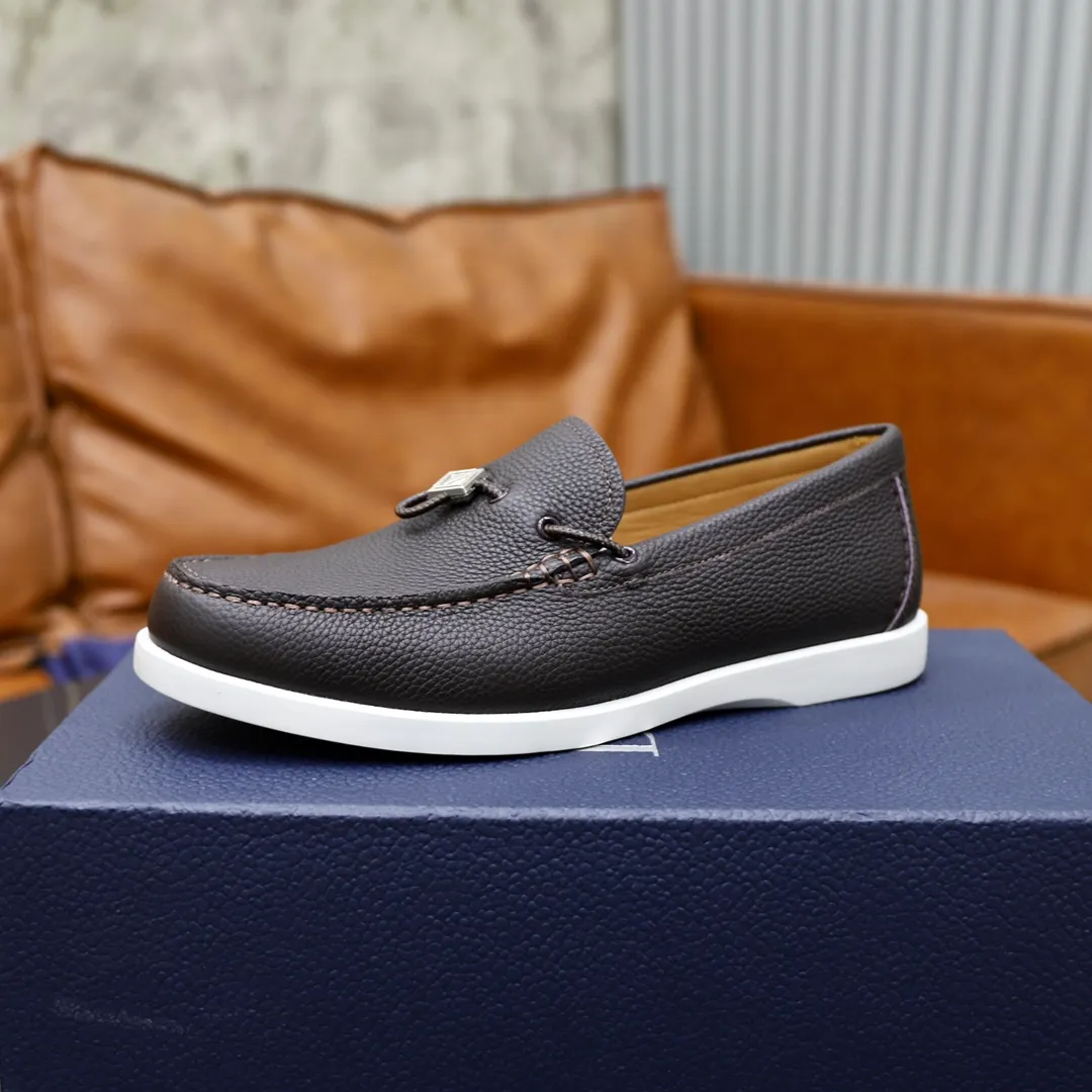 Ex-factory price: 540🙅‍♂️🙅‍♂️🙅‍♂️ Brand: Dior DIOR Standard code: Men's code 38/44 (45 can be customized) Grade: Same as the official website Material: Original cowhide stitching, cowhide lining, original TPU wear-resistant soft outsole Style categories: Leisure and sports version, footwear for driving, young fashion, European and American trends, British style Color: actual picture color